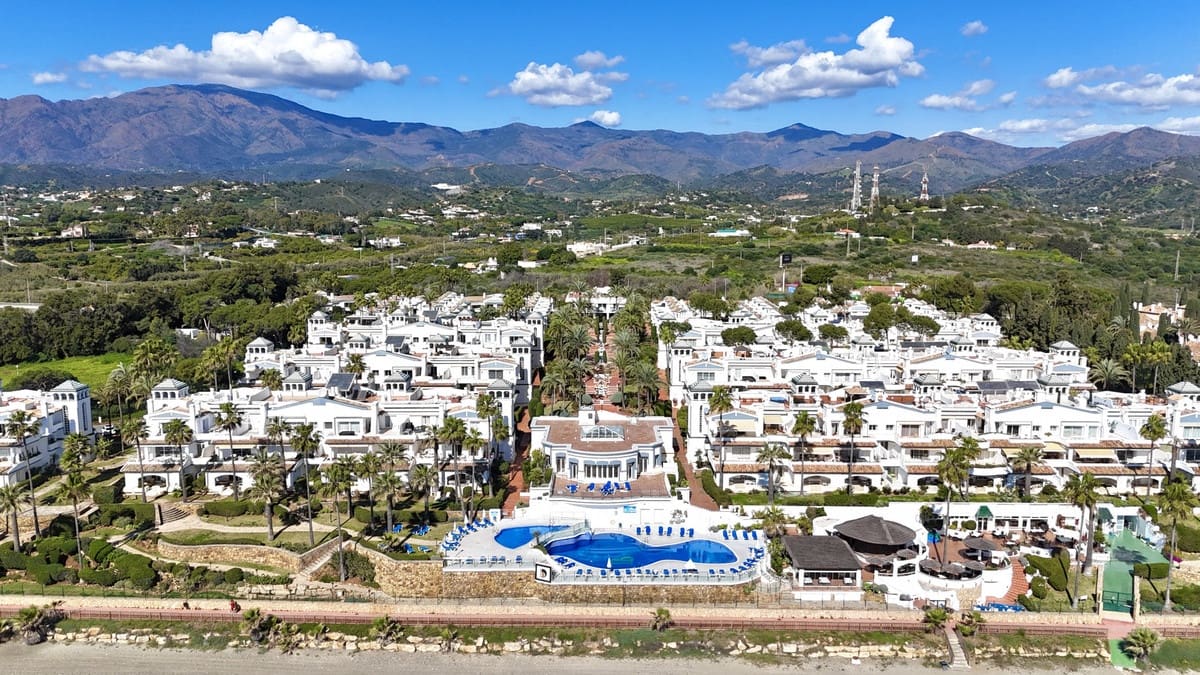 Apartamento de 3 habitaciones en Estepona en venta - 849.000 € (Ref: 9524840)