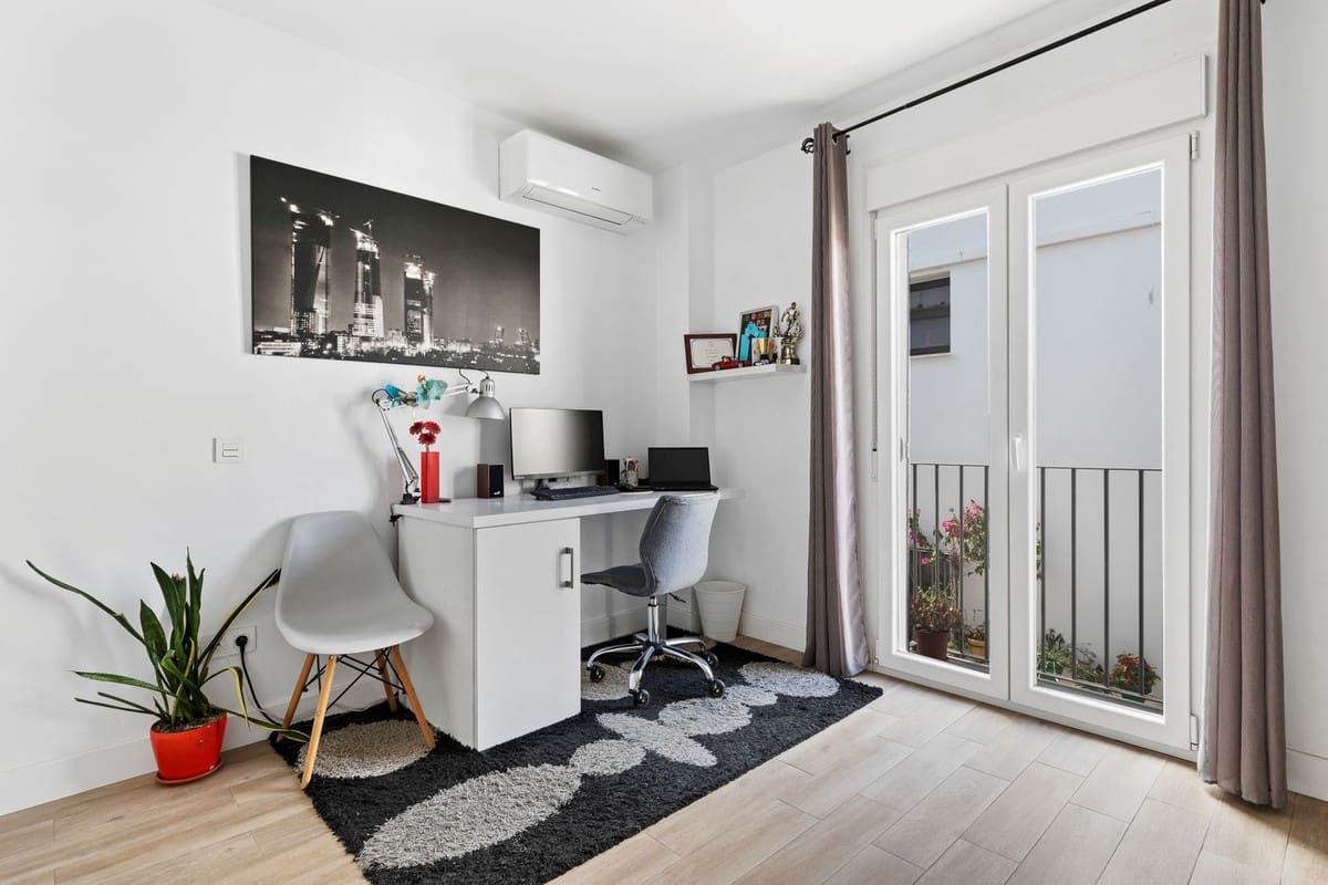 4 makuuhuone Huvila myytävänä paikassa Estepona mukana 
autotalli - 850 000 € (Ref: 9524843)