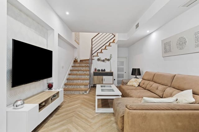 4 chambre Villa/Maison à vendre à Estepona avec garage - 850 000 € (Ref: 9524843)