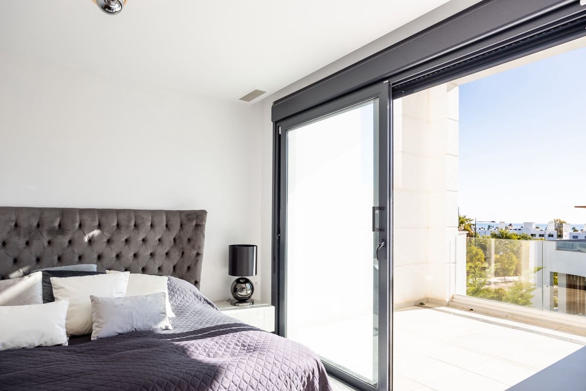 3 bedroom Townhouse for sale in Estepona - € 899,000 (Ref: 9524844)