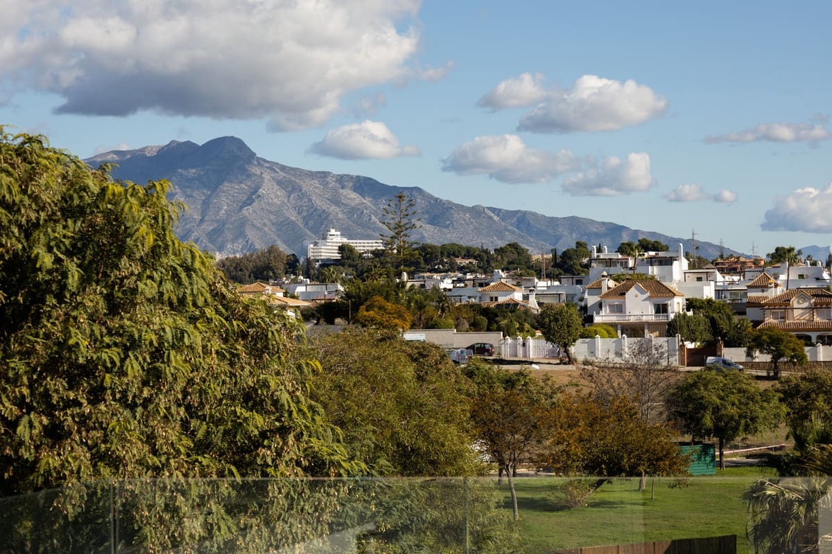 3 bedroom Townhouse for sale in Estepona - € 899,000 (Ref: 9524844)