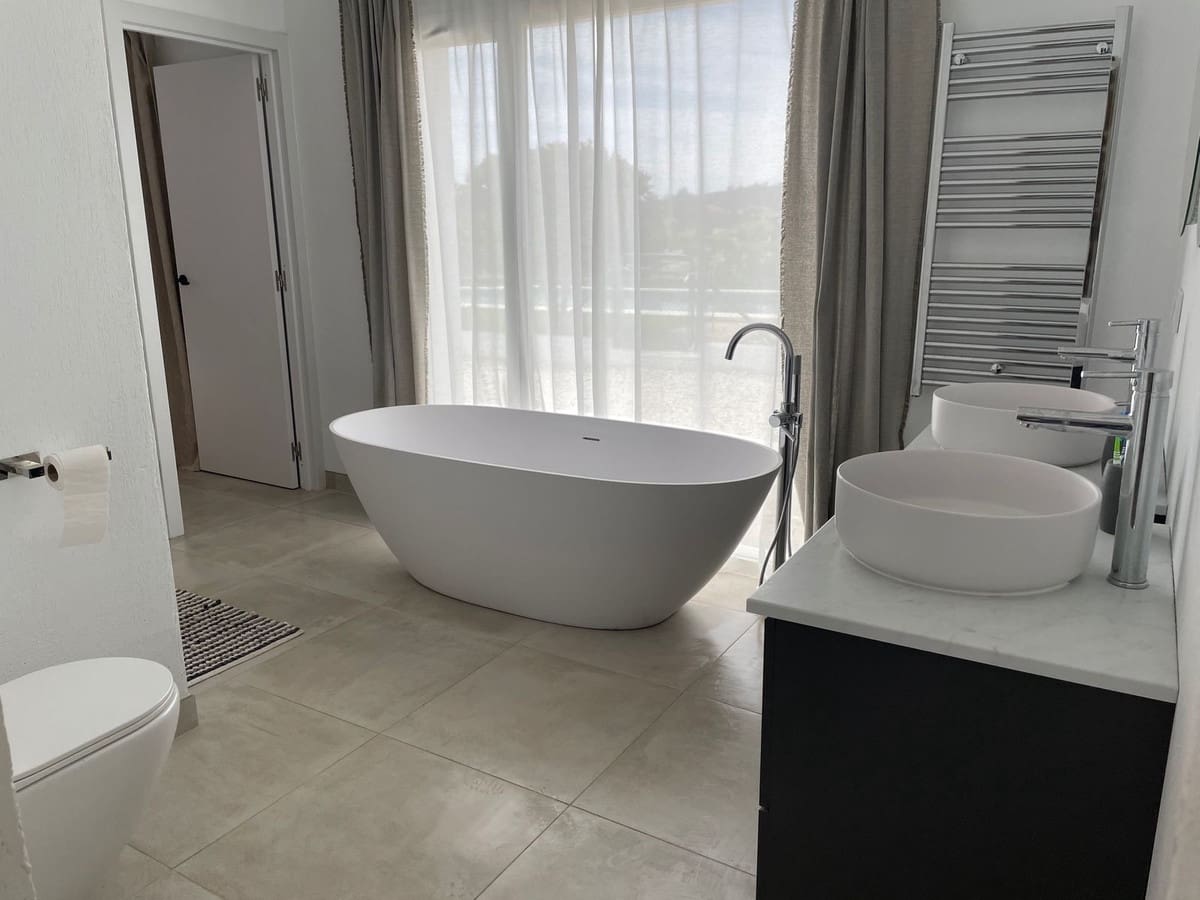 3 soveværelse Villa til salg i Estepona - € 895.000 (Ref: 9524845)