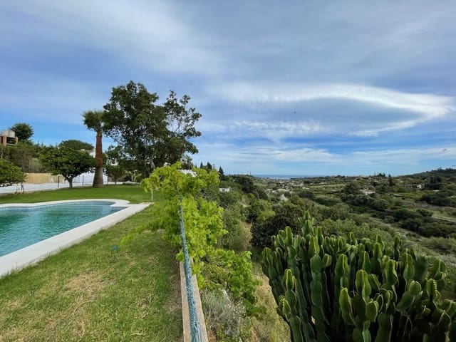 3 soveværelse Villa til salg i Estepona - € 895.000 (Ref: 9524845)