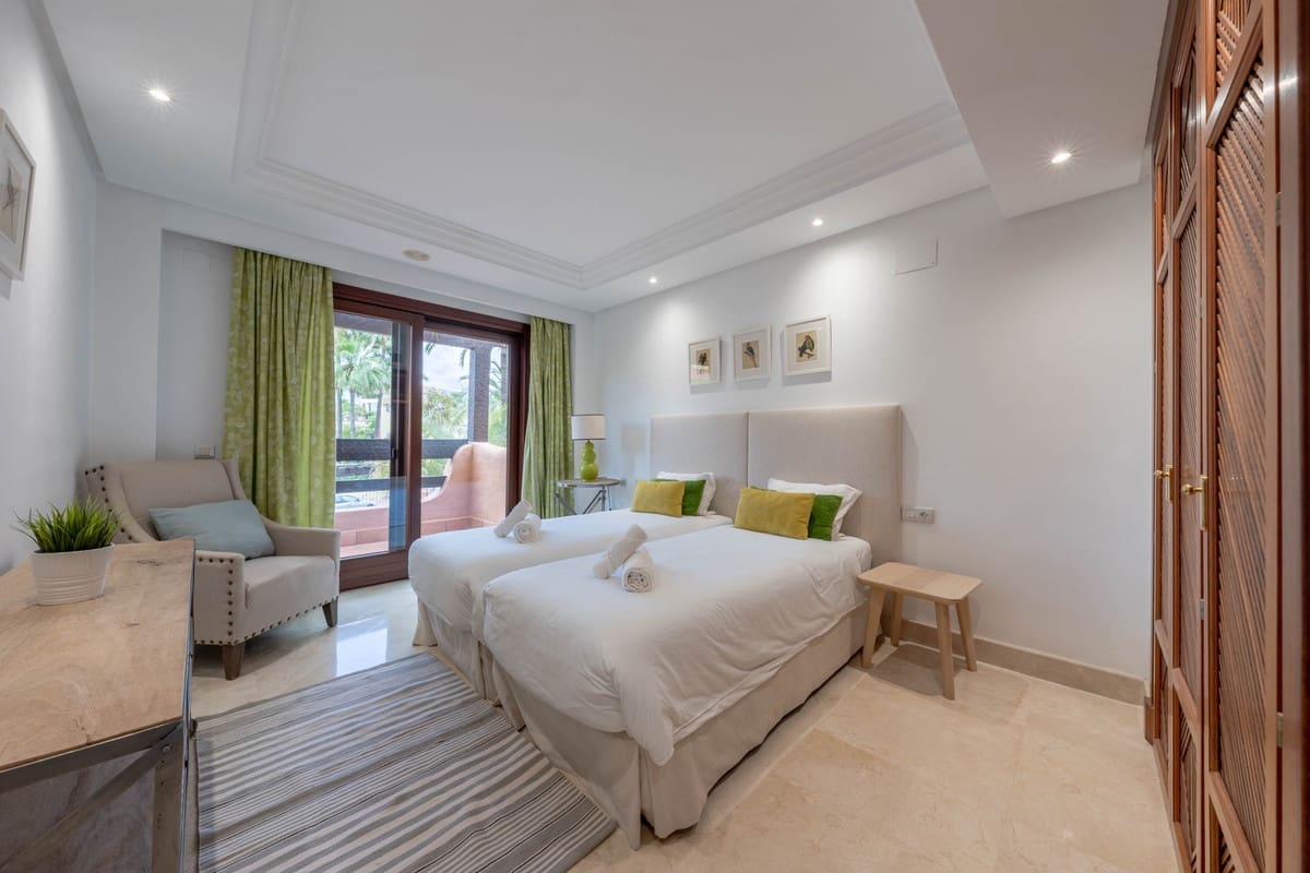 2 quarto Apartamento para venda em Estepona - 895 000 € (Ref: 9524846)
