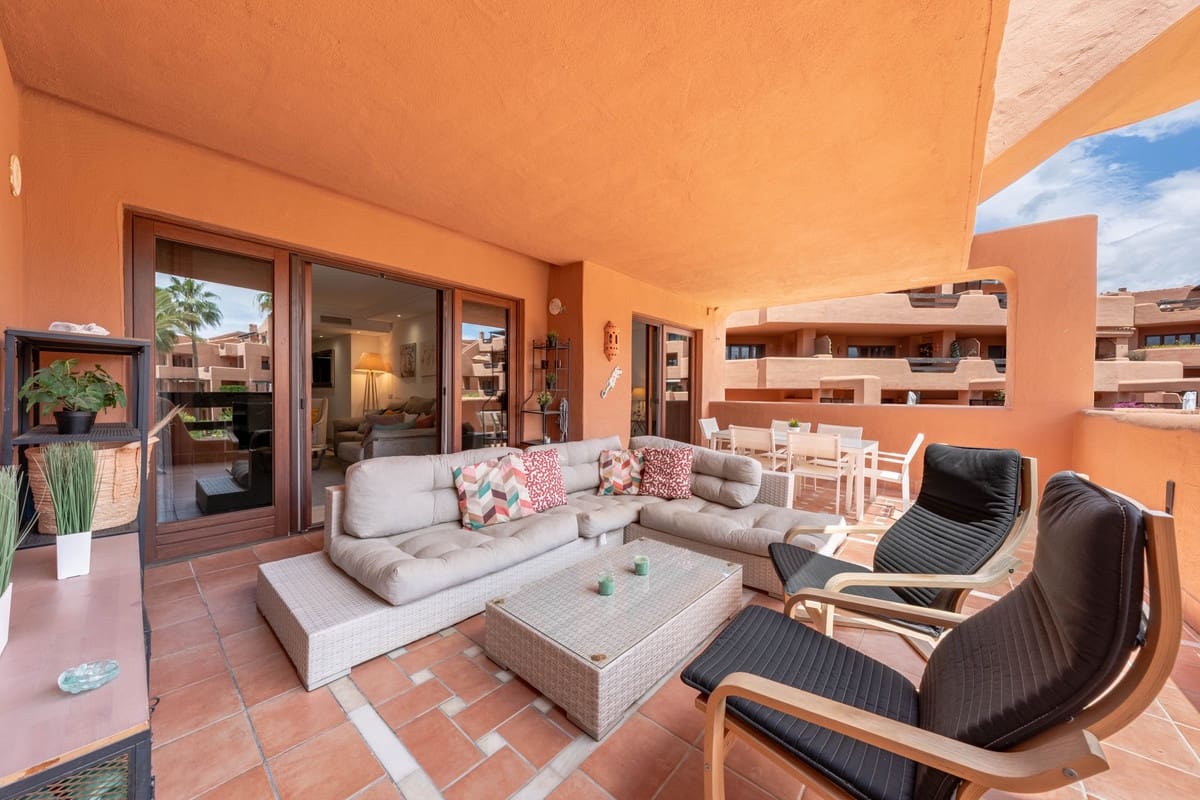 2 quarto Apartamento para venda em Estepona - 895 000 € (Ref: 9524846)
