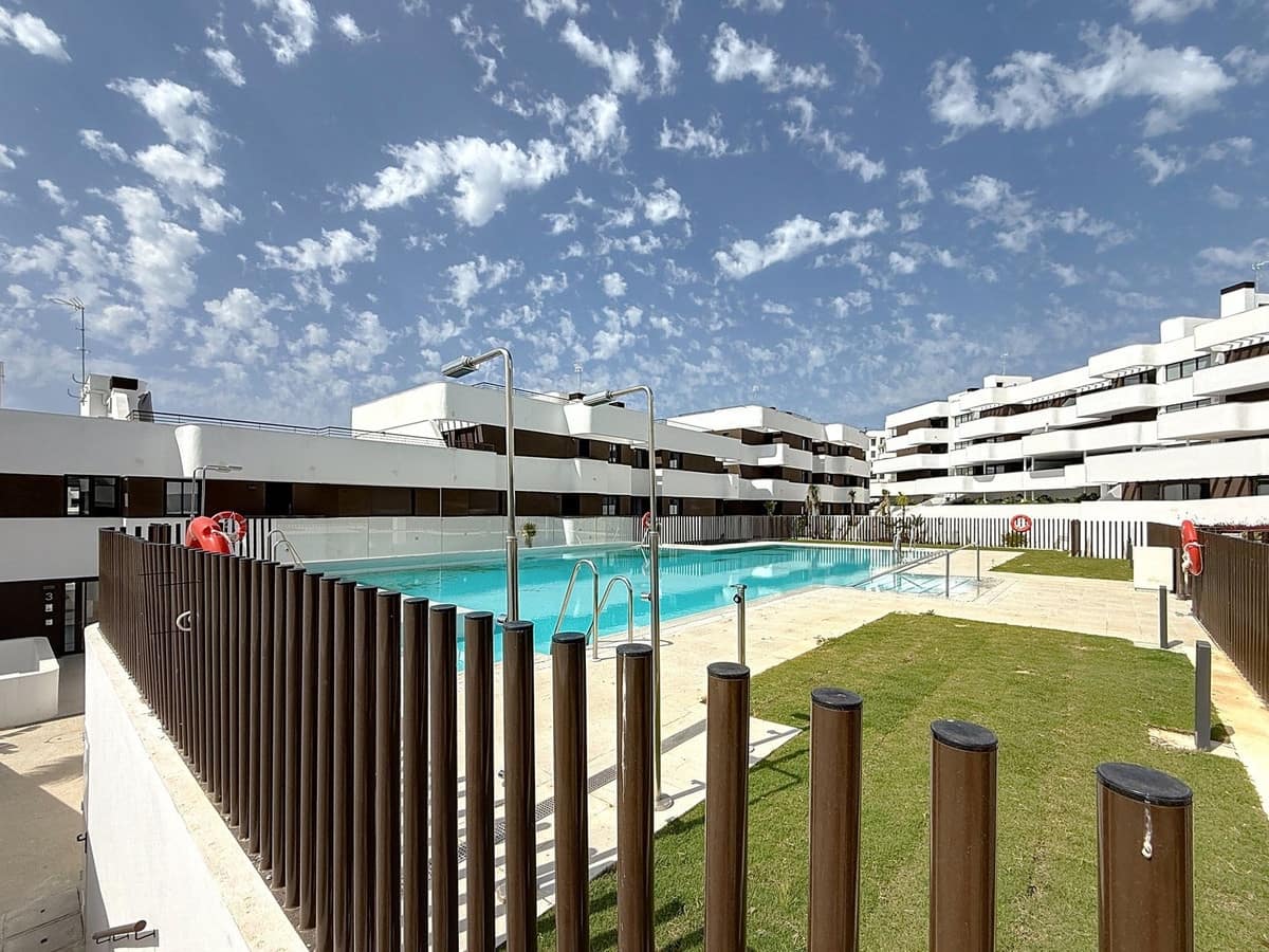 4 sovrum Lägenhet till salu i Estepona - 890 000 € (Ref: 9524849)