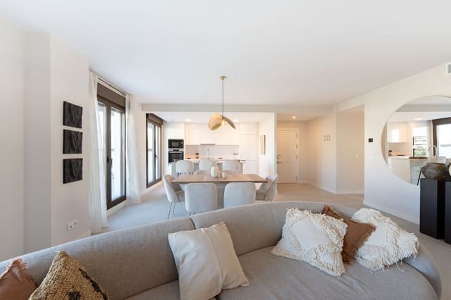 3 sovrum Lägenhet till salu i Estepona med garage - 895 000 € (Ref: 9524850)