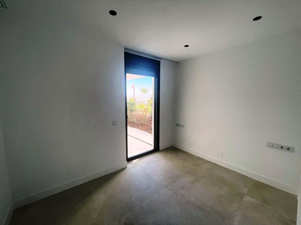 4 slaapkamer Appartement te koop in Estepona - € 949.000 (Ref: 9524852)