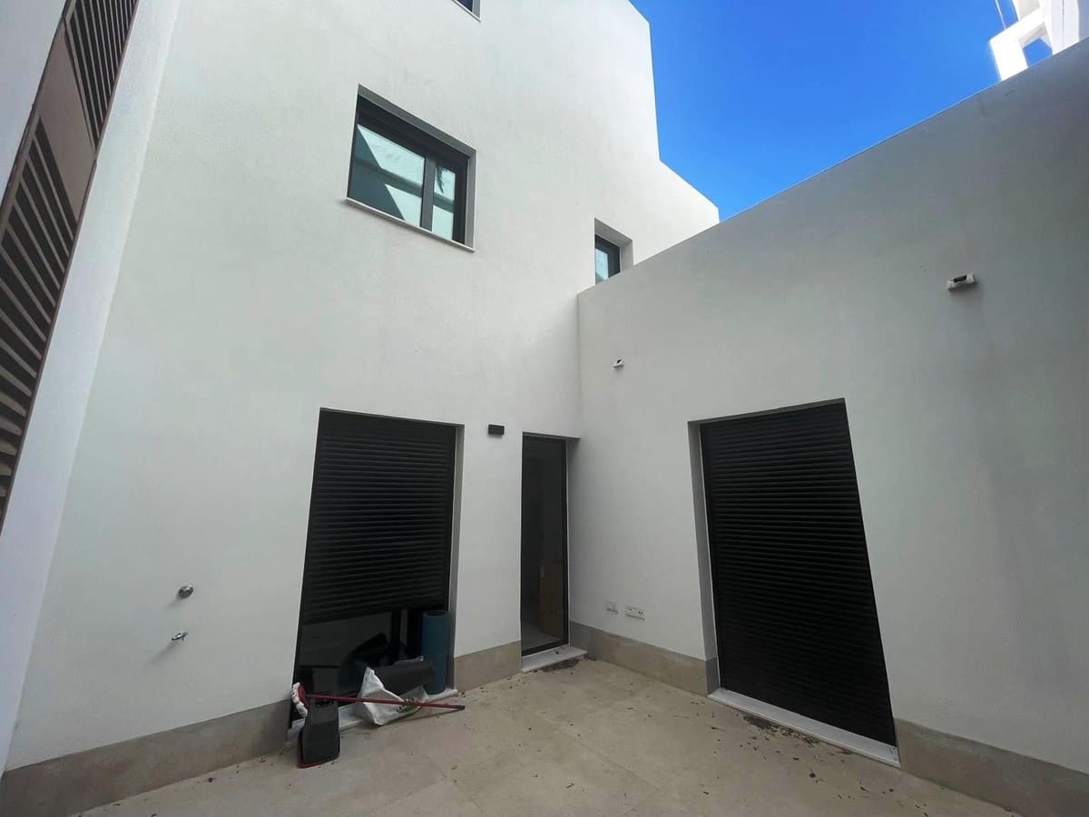 4 slaapkamer Appartement te koop in Estepona - € 949.000 (Ref: 9524852)