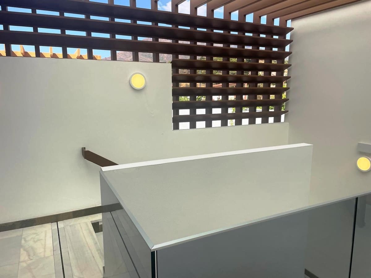 4 slaapkamer Appartement te koop in Estepona - € 949.000 (Ref: 9524852)