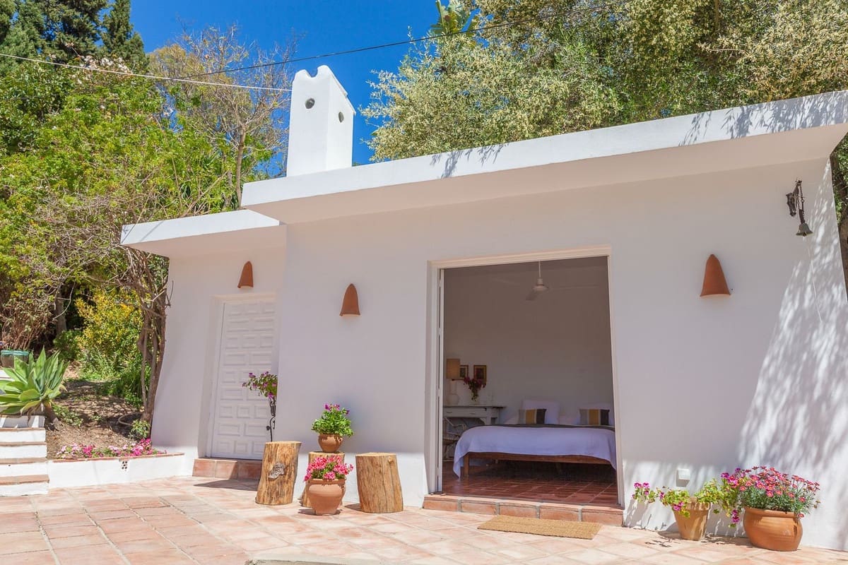 3 soveværelse Villa til salg i Estepona med garage - € 890.000 (Ref: 9524853)