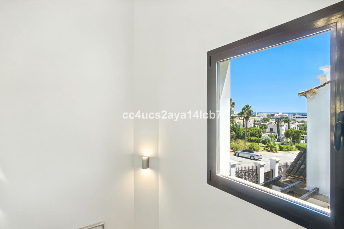 3 sovrum Villa till salu i Estepona - 945 000 € (Ref: 9524854)