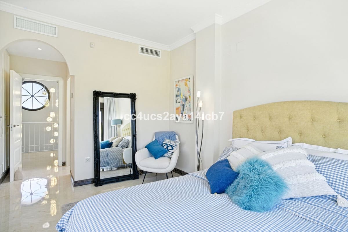 3 sovrum Villa till salu i Estepona - 945 000 € (Ref: 9524854)