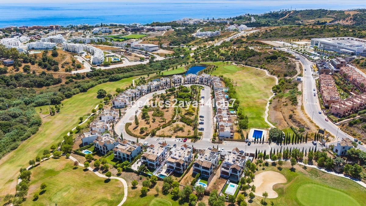 3 sovrum Villa till salu i Estepona - 945 000 € (Ref: 9524854)