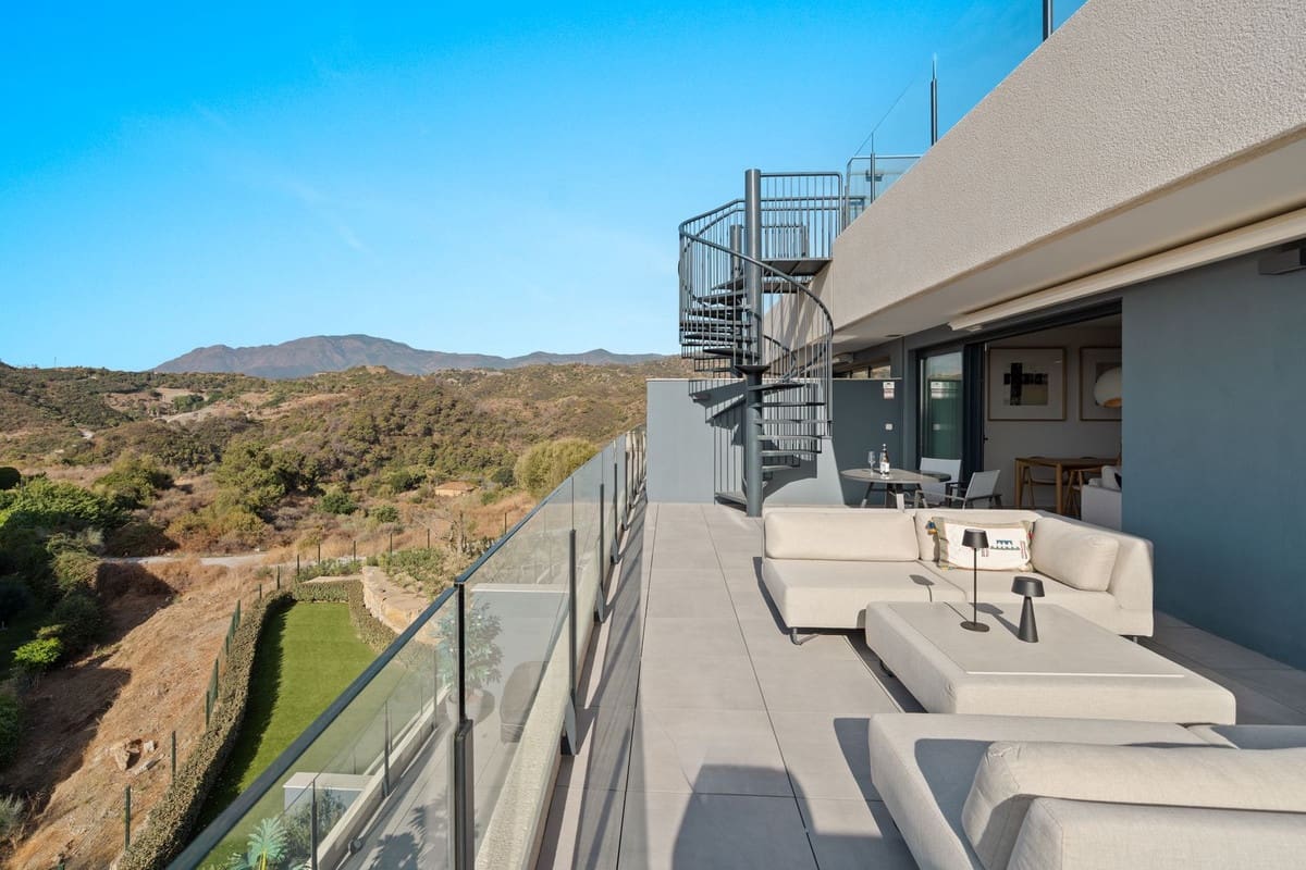 3 quarto Apartamento para venda em Estepona com garagem - 925 000 € (Ref: 9524856)