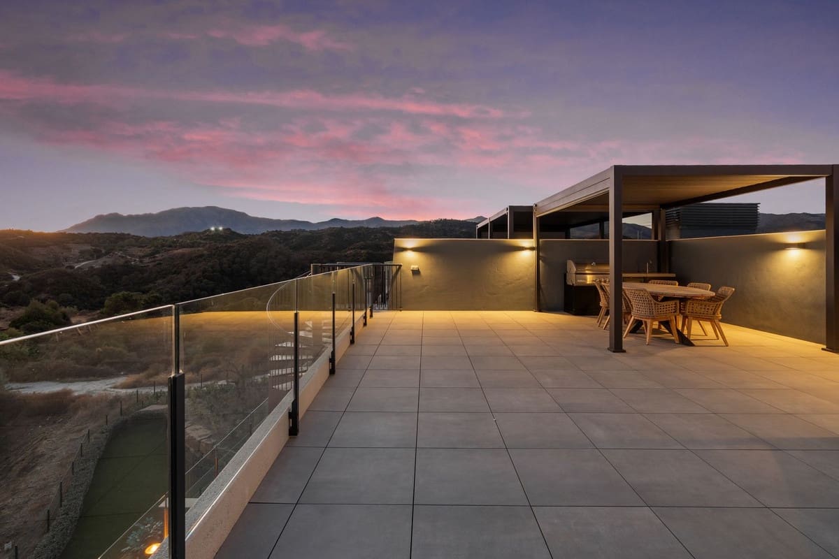 3 quarto Apartamento para venda em Estepona com garagem - 925 000 € (Ref: 9524856)