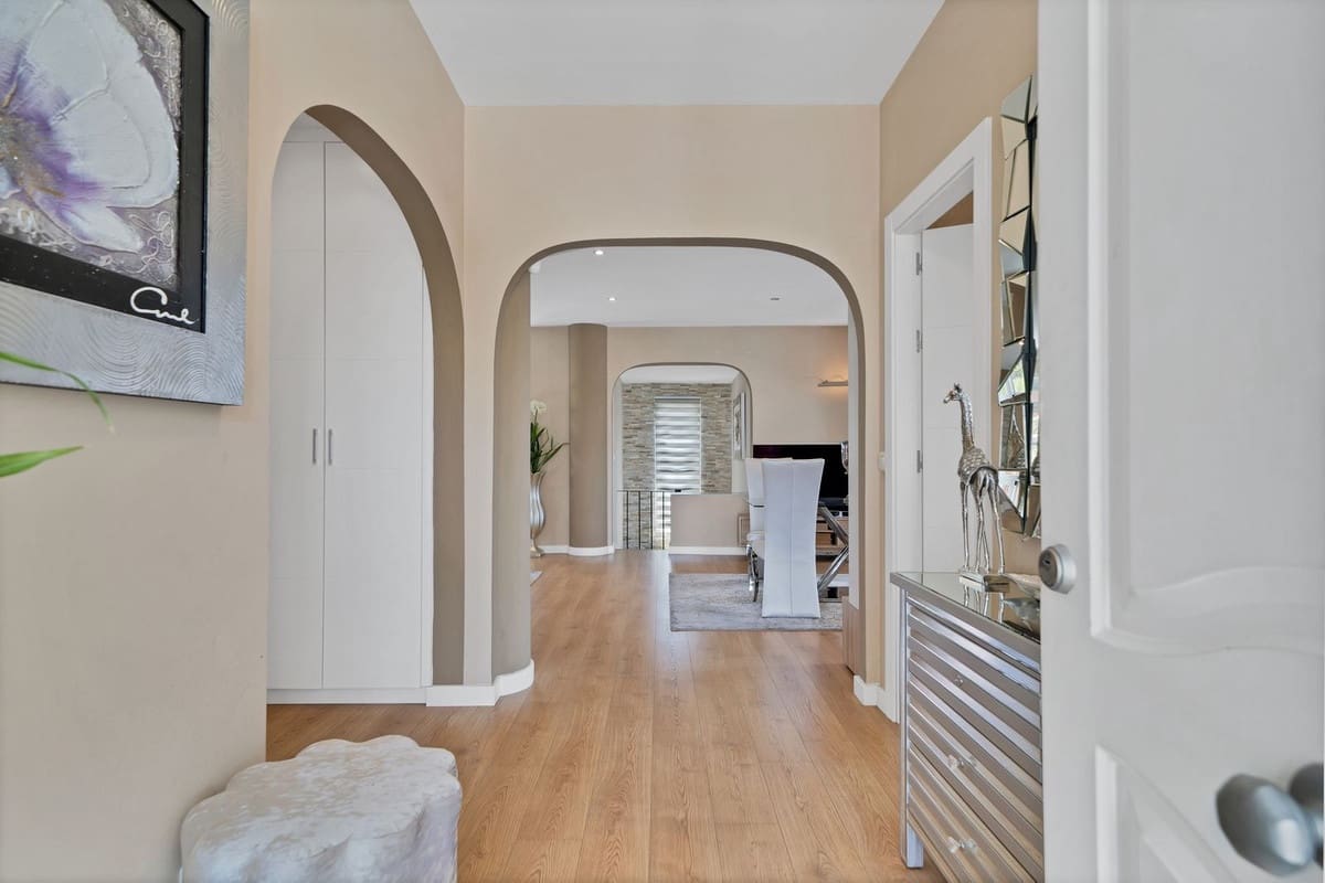 3 soveværelse Villa til salg i Estepona med garage - € 1.150.000 (Ref: 9524859)