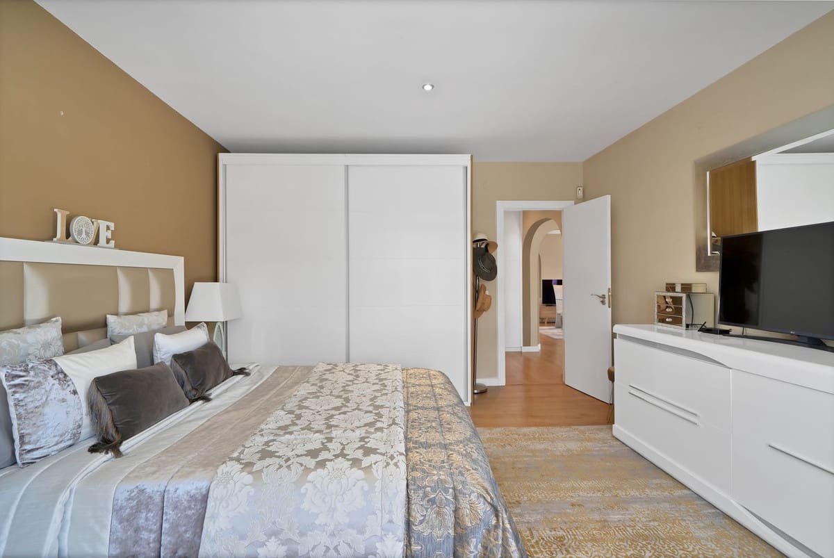 3 soveværelse Villa til salg i Estepona med garage - € 1.150.000 (Ref: 9524859)