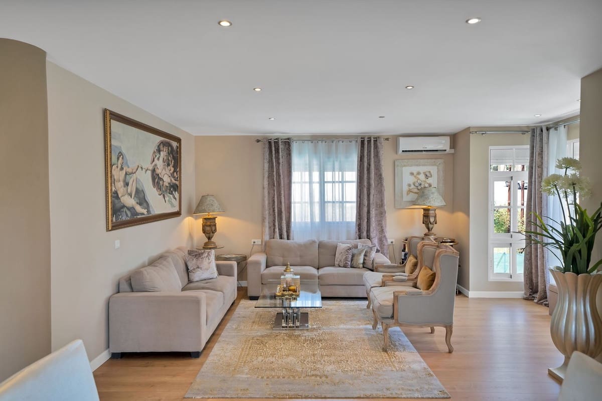 3 soveværelse Villa til salg i Estepona med garage - € 1.150.000 (Ref: 9524859)