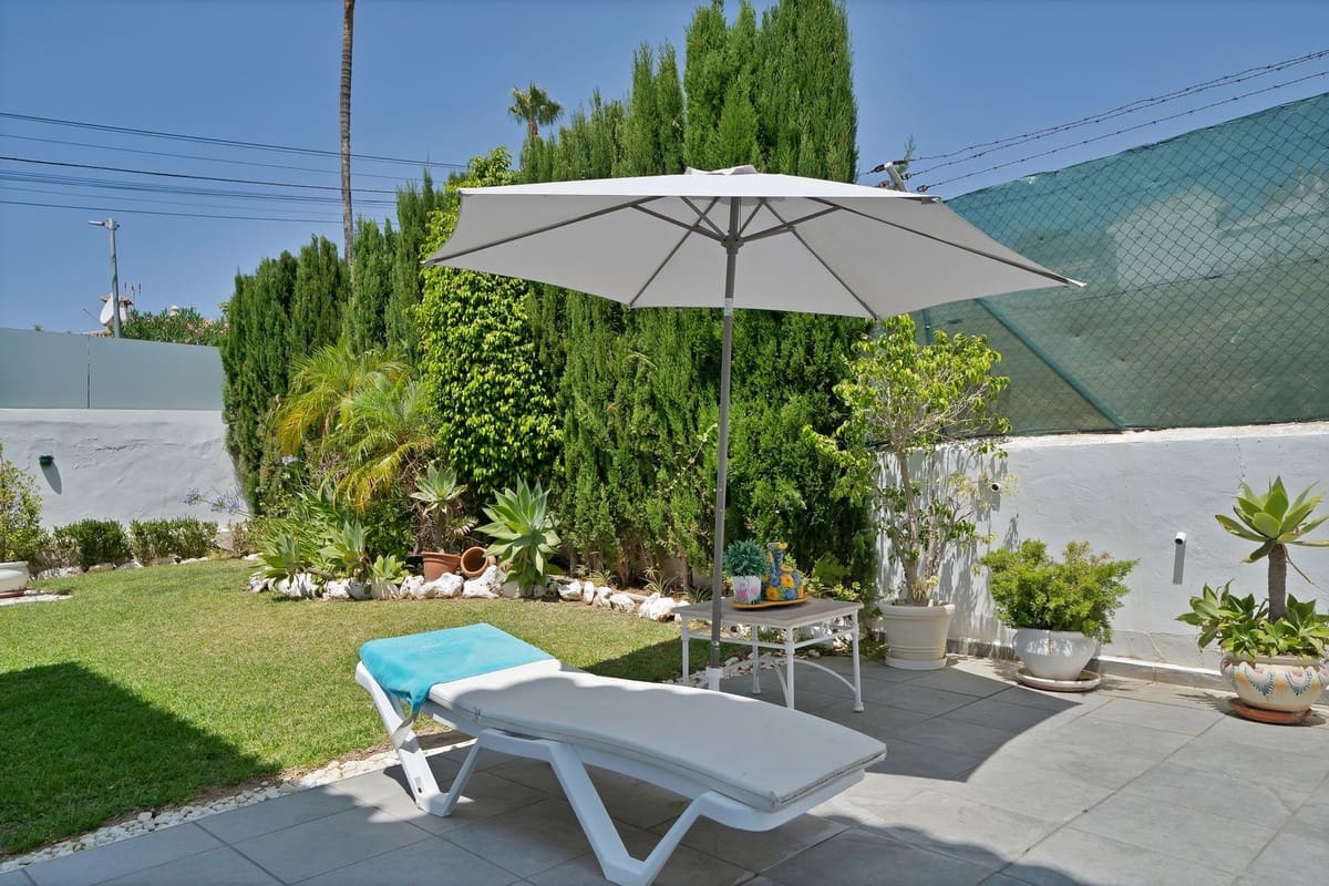 3 soveværelse Villa til salg i Estepona med garage - € 1.150.000 (Ref: 9524859)