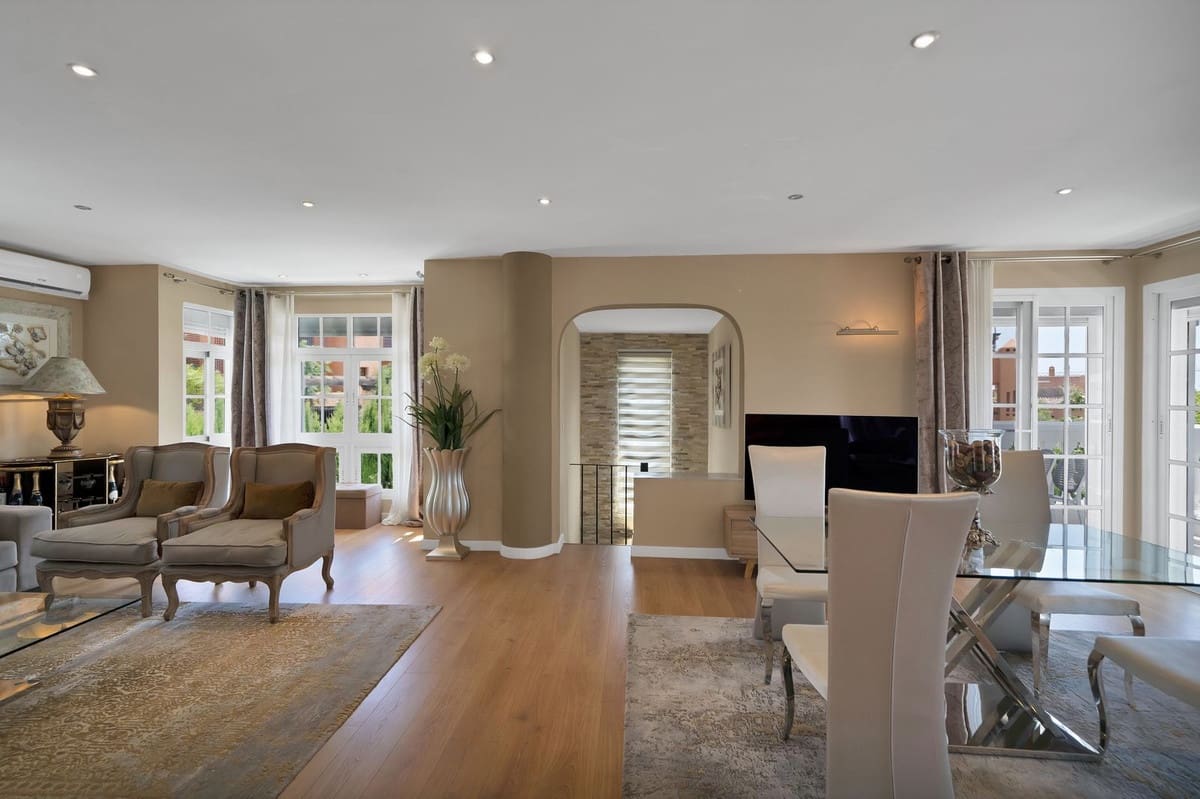 3 soverom Villa til salgs i Estepona med garasje - € 1 150 000 (Ref: 9524859)