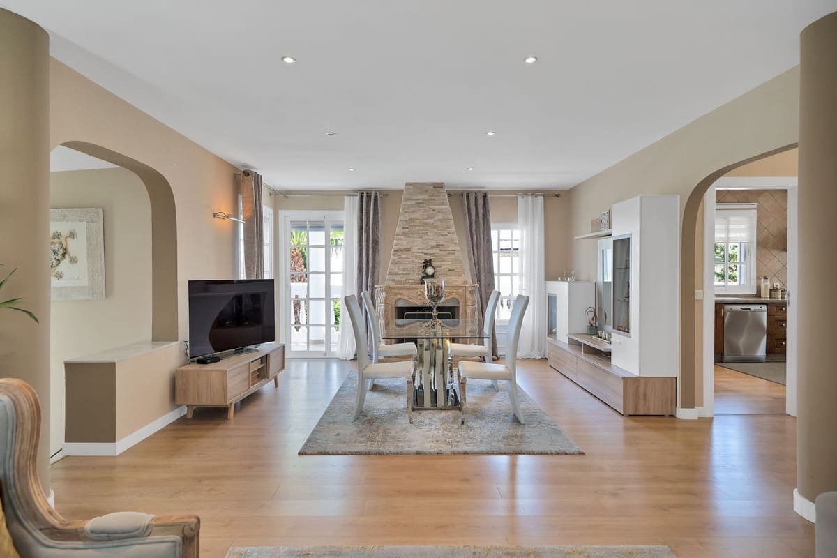 3 soverom Villa til salgs i Estepona med garasje - € 1 150 000 (Ref: 9524859)