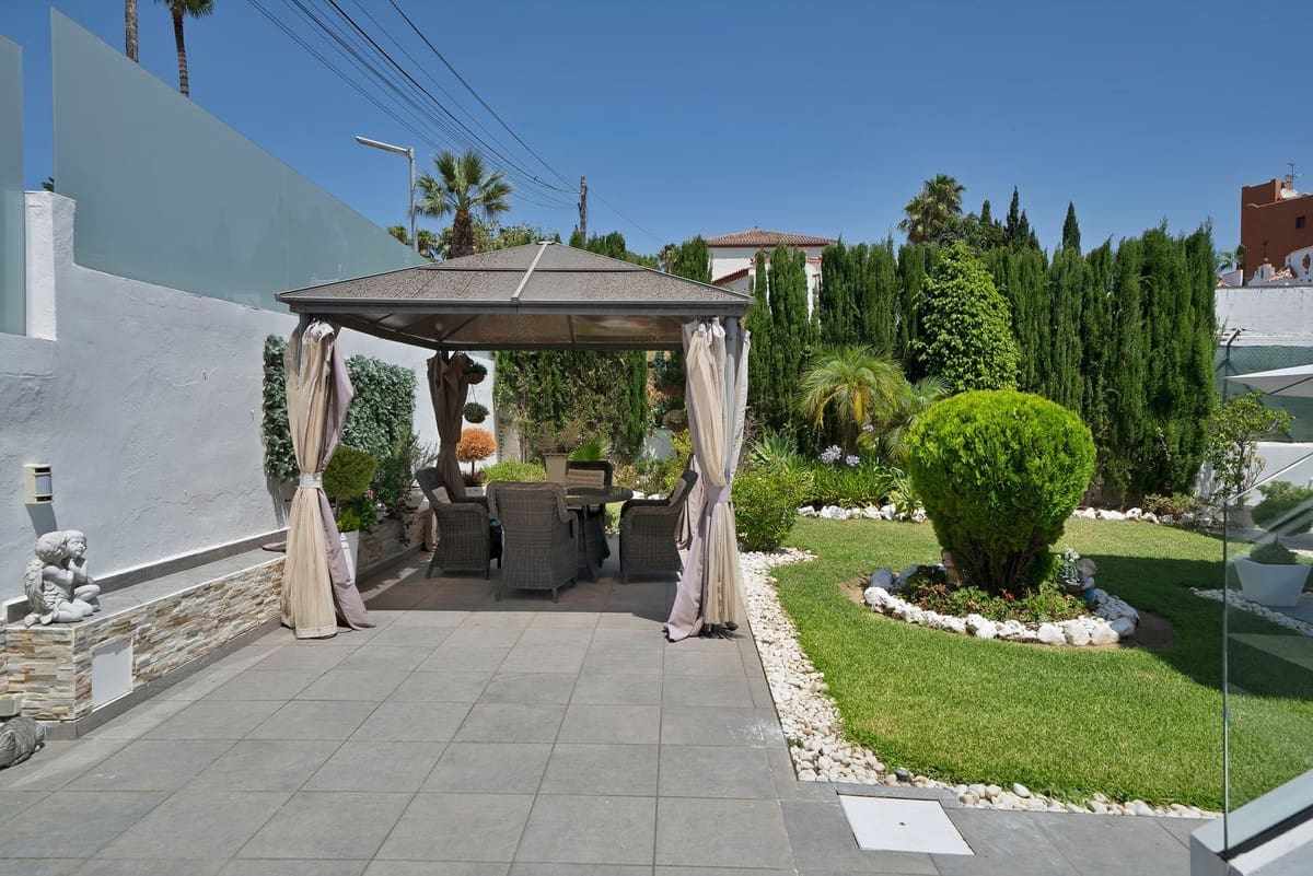 3 soverom Villa til salgs i Estepona med garasje - € 1 150 000 (Ref: 9524859)