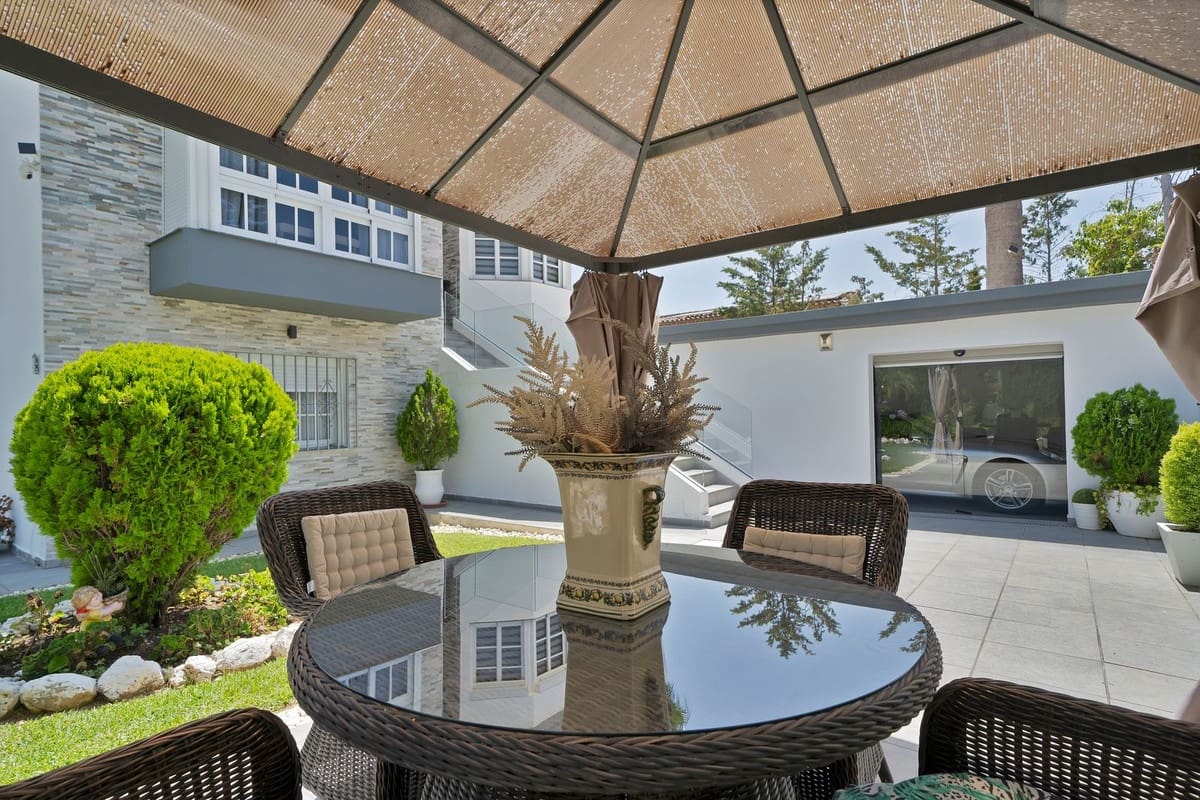 3 soverom Villa til salgs i Estepona med garasje - € 1 150 000 (Ref: 9524859)