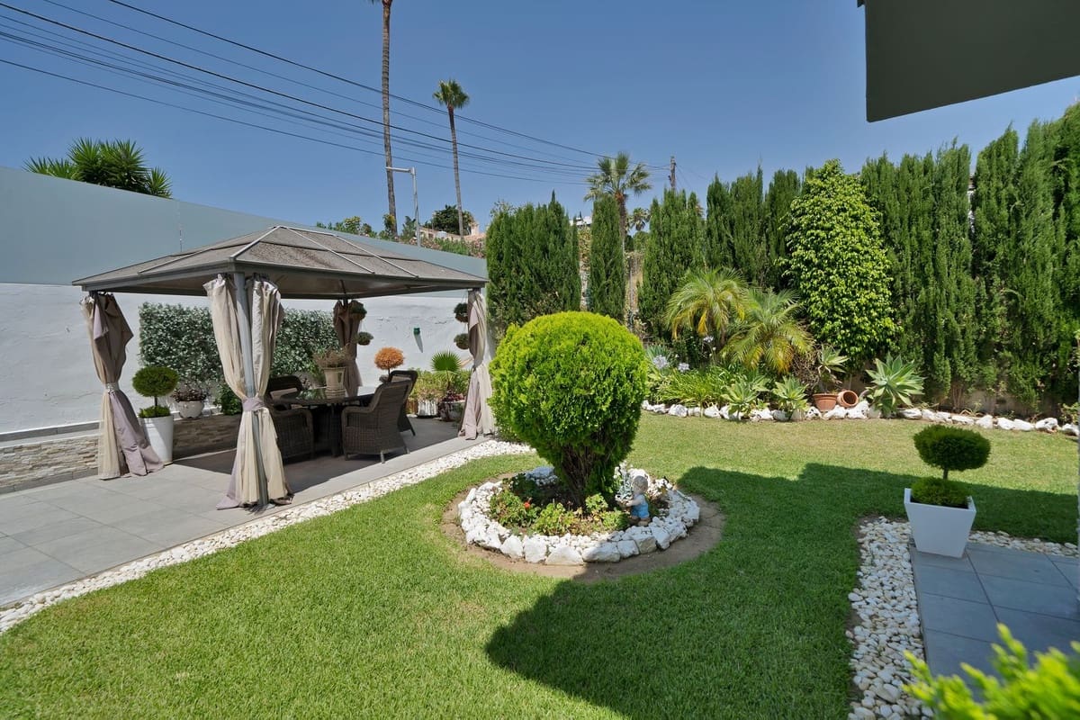 3 soverom Villa til salgs i Estepona med garasje - € 1 150 000 (Ref: 9524859)