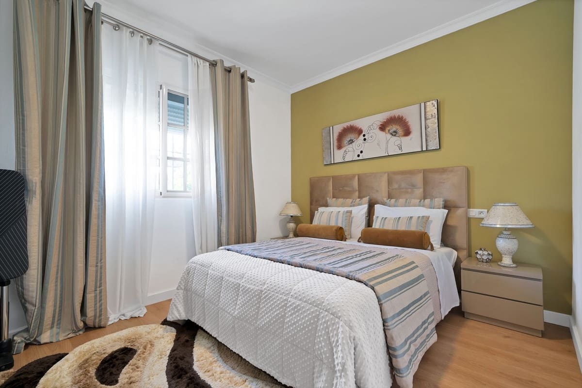 3 bedroom Villa for sale in Estepona with garage - € 1,150,000 (Ref: 9524859)