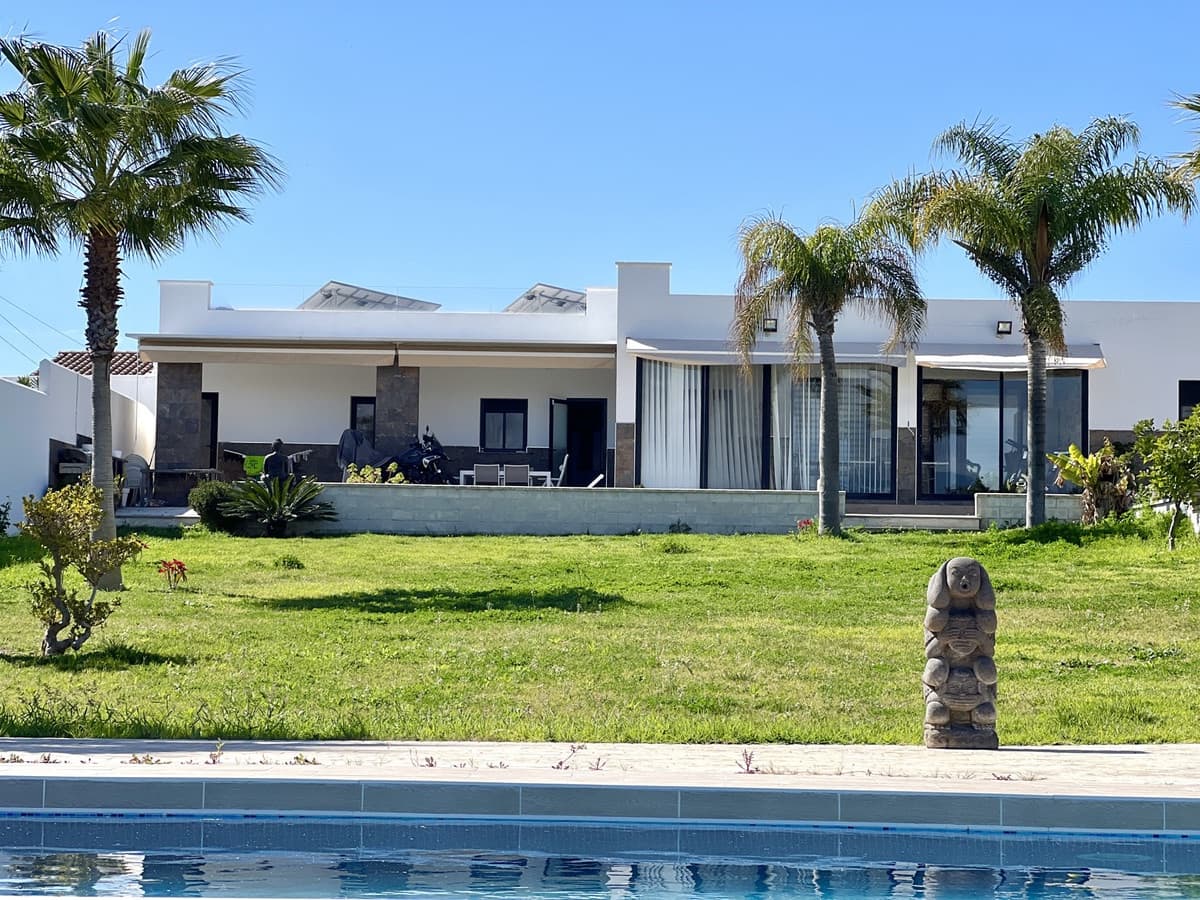3 soveværelse Villa til salg i Estepona - € 1.150.000 (Ref: 9524860)