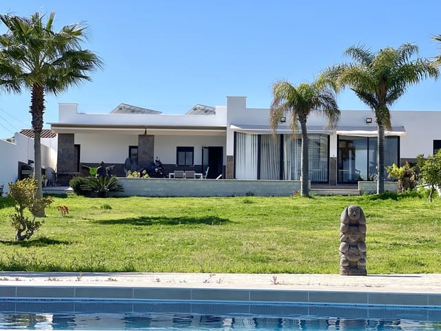 3 soveværelse Villa til salg i Estepona - € 1.150.000 (Ref: 9524860)