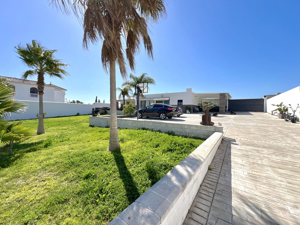 3 soveværelse Villa til salg i Estepona - € 1.150.000 (Ref: 9524860)