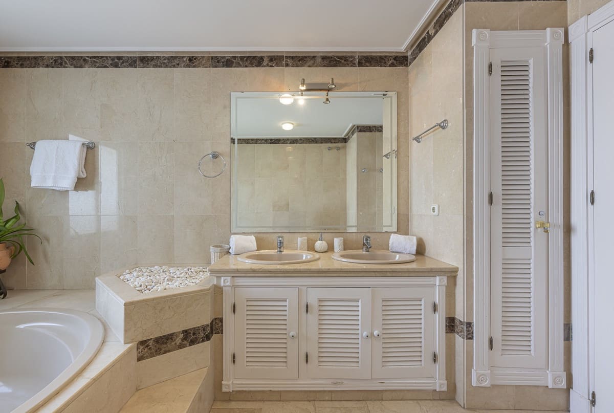 3 sovrum Lägenhet till salu i Estepona - 1 150 000 € (Ref: 9524861)