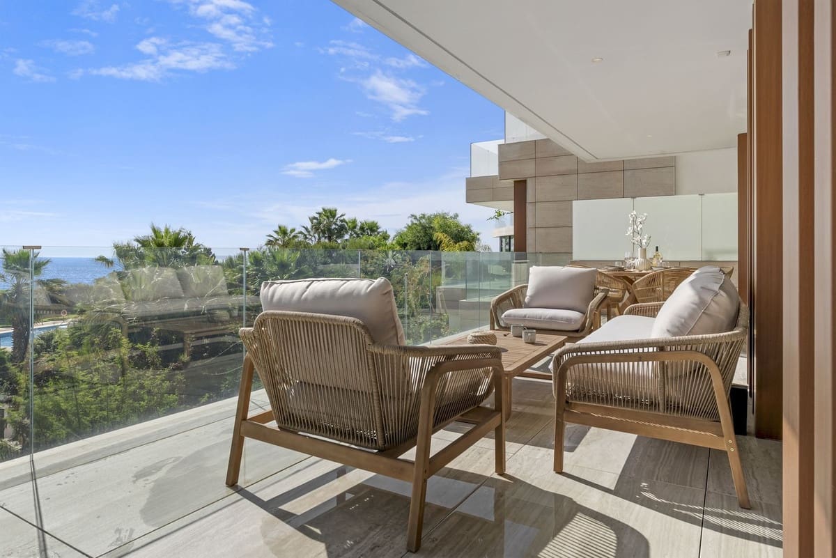 2 soveværelse Lejlighed til salg i Estepona - € 1.350.000 (Ref: 9524862)
