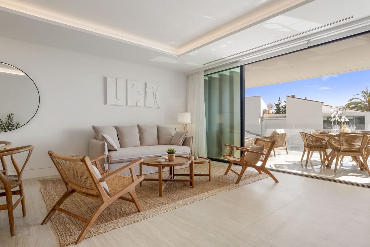 2 soveværelse Lejlighed til salg i Estepona - € 1.350.000 (Ref: 9524862)