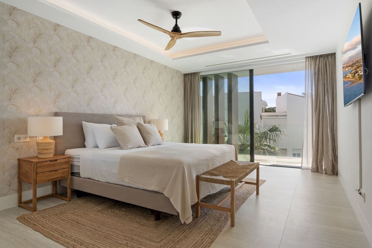 2 soveværelse Lejlighed til salg i Estepona - € 1.350.000 (Ref: 9524862)