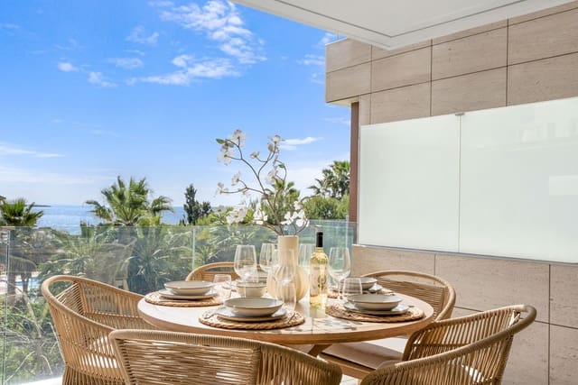 2 soveværelse Lejlighed til salg i Estepona - € 1.350.000 (Ref: 9524862)