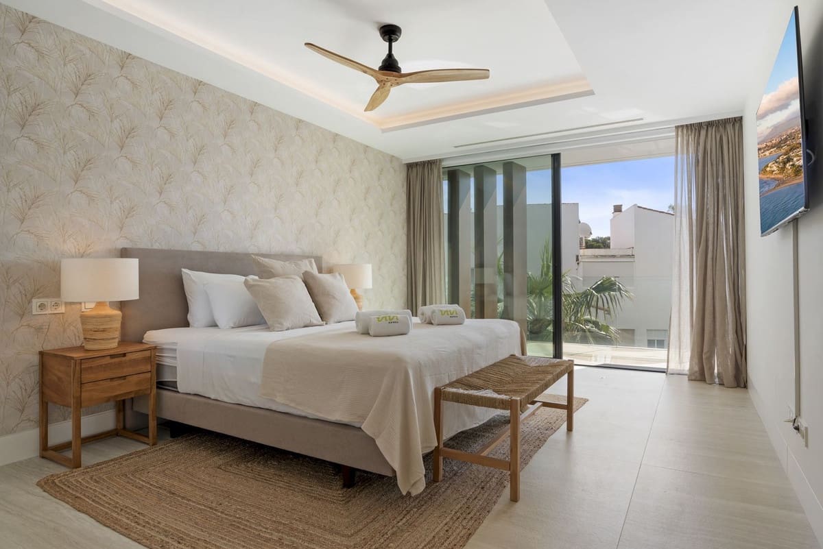 2 soveværelse Lejlighed til salg i Estepona - € 1.350.000 (Ref: 9524862)