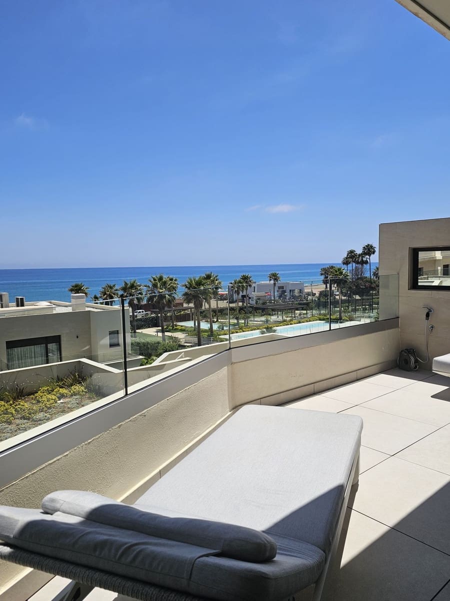 Apartamento de 2 habitaciones en Estepona en venta - 1.295.000 € (Ref: 9524863)