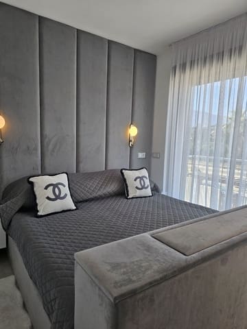 Apartamento de 2 habitaciones en Estepona en venta - 1.295.000 € (Ref: 9524863)