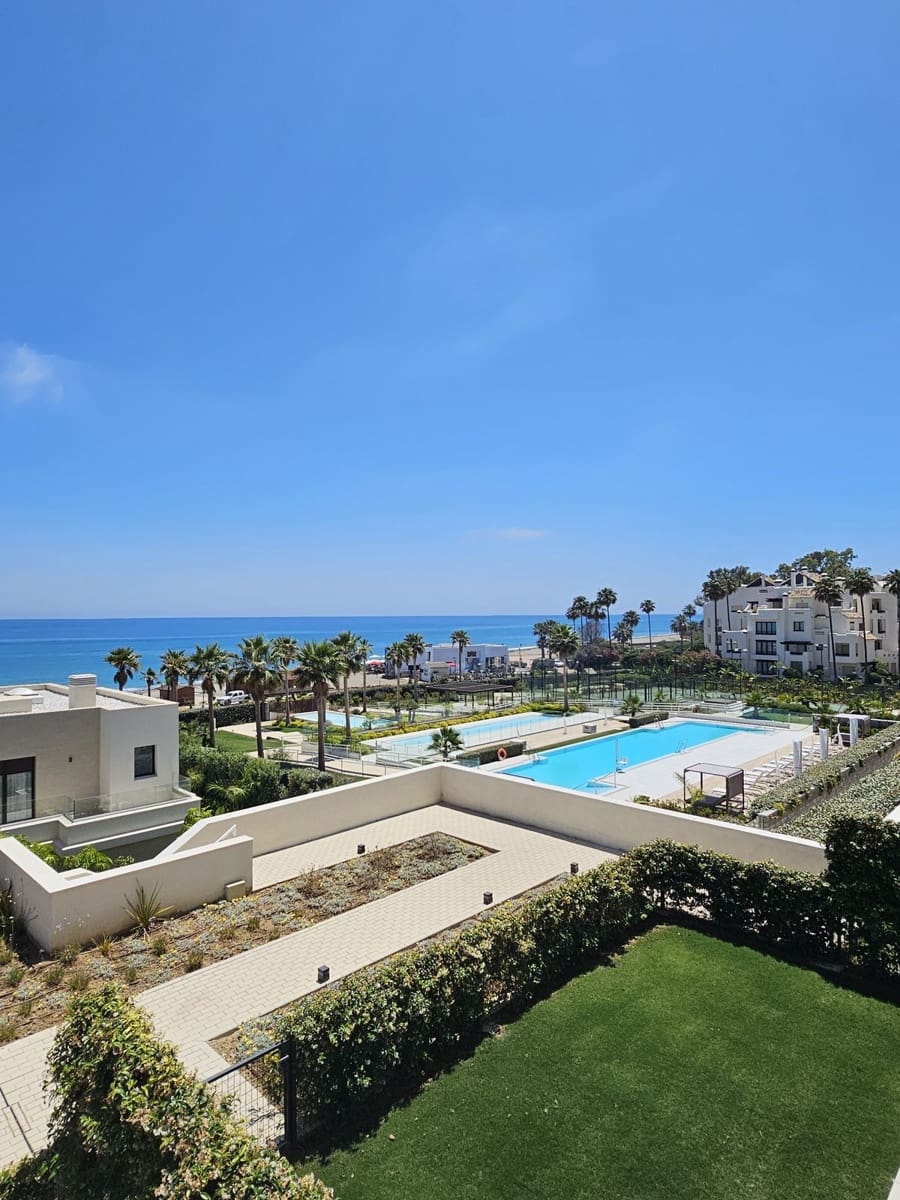 Apartamento de 2 habitaciones en Estepona en venta - 1.295.000 € (Ref: 9524863)