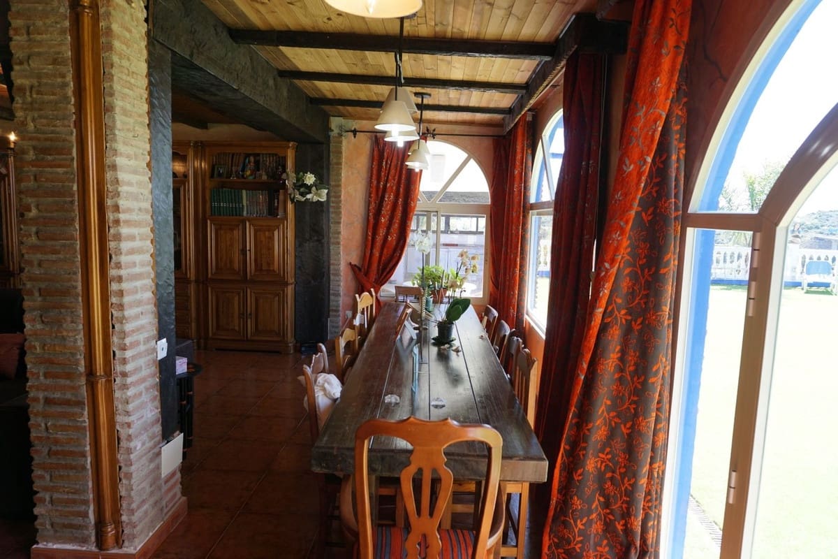 6 soveværelse Villa til salg i Estepona med garage - € 1.300.000 (Ref: 9524864)