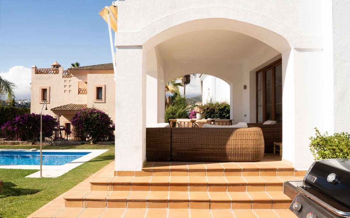 4 soveværelse Villa til salg i Estepona - € 1.295.000 (Ref: 9524866)