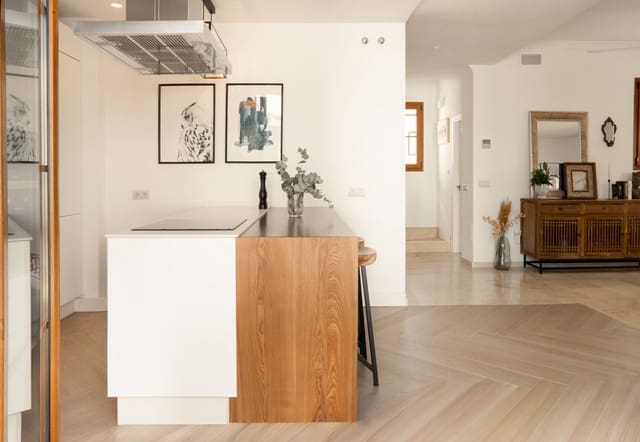 4 soveværelse Villa til salg i Estepona - € 1.295.000 (Ref: 9524866)