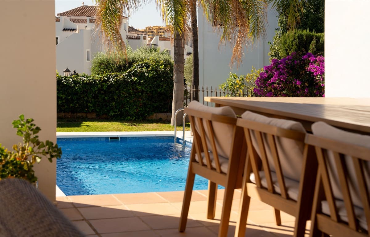 4 soveværelse Villa til salg i Estepona - € 1.295.000 (Ref: 9524866)