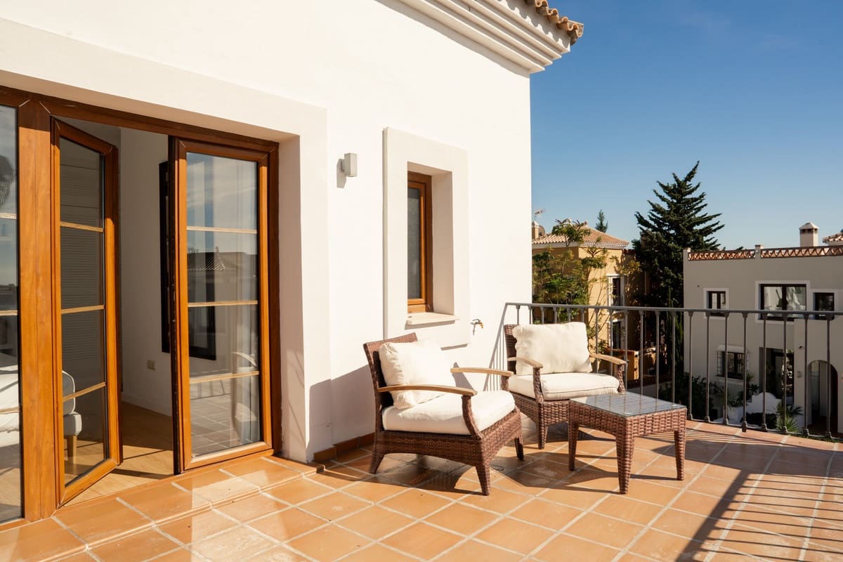 4 soveværelse Villa til salg i Estepona - € 1.295.000 (Ref: 9524866)