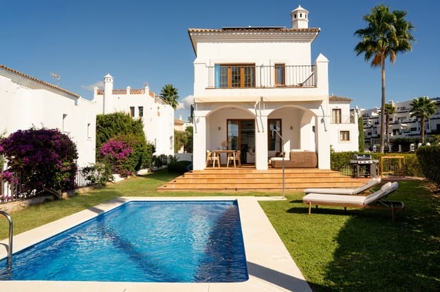 4 soveværelse Villa til salg i Estepona - € 1.295.000 (Ref: 9524866)