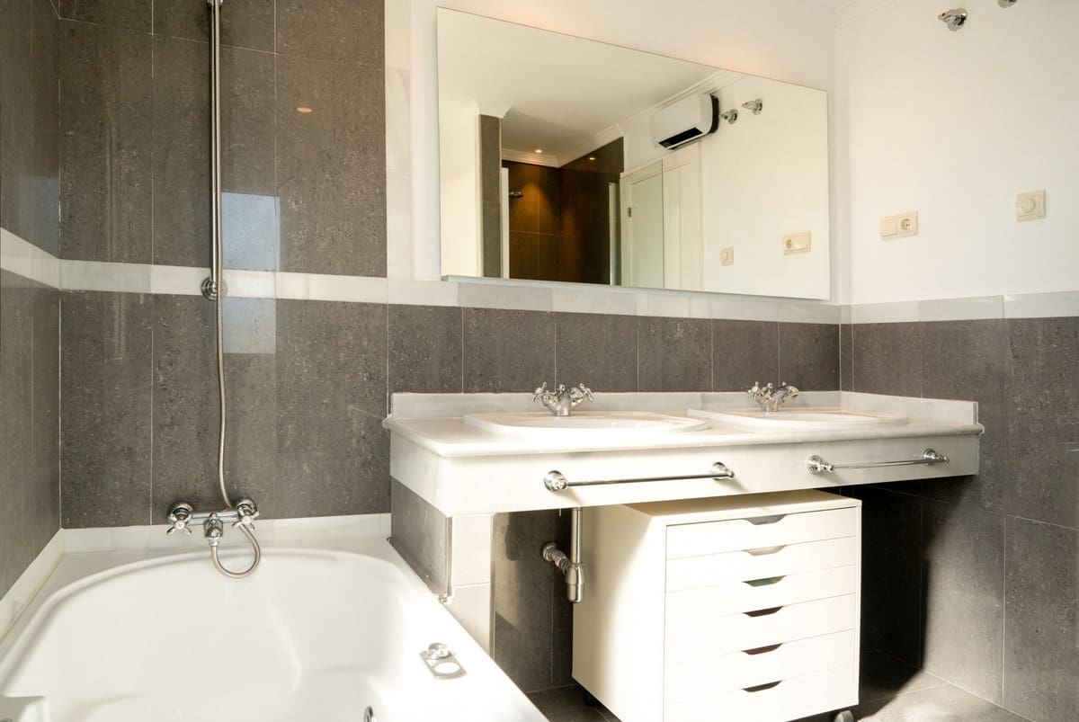 4 soveværelse Villa til salg i Estepona - € 1.295.000 (Ref: 9524866)