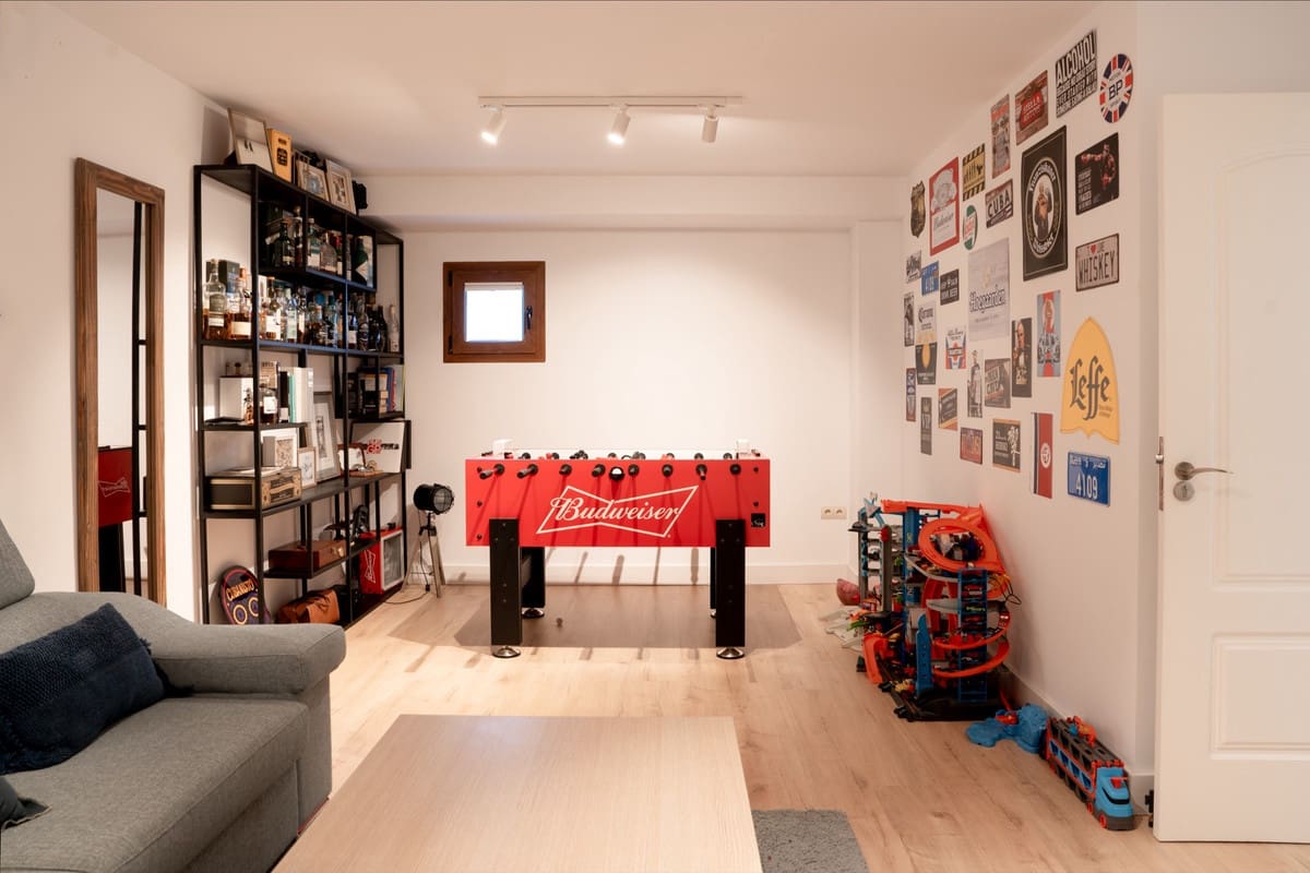 4 soveværelse Villa til salg i Estepona - € 1.295.000 (Ref: 9524866)